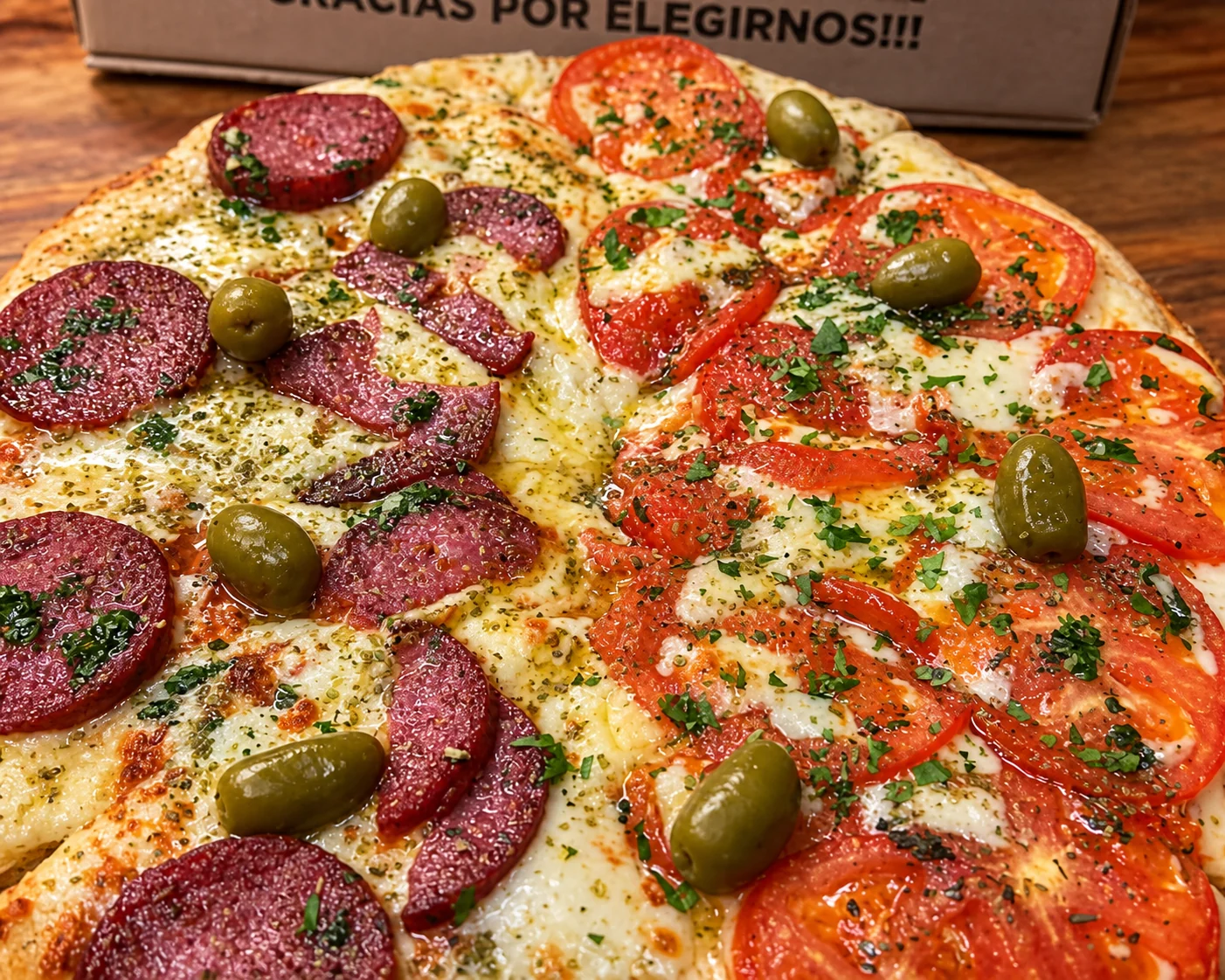 Pizza al molde de calabresa con longaniza, tomate y ajo — Lo de Diego Pizza, Quilmes Oeste